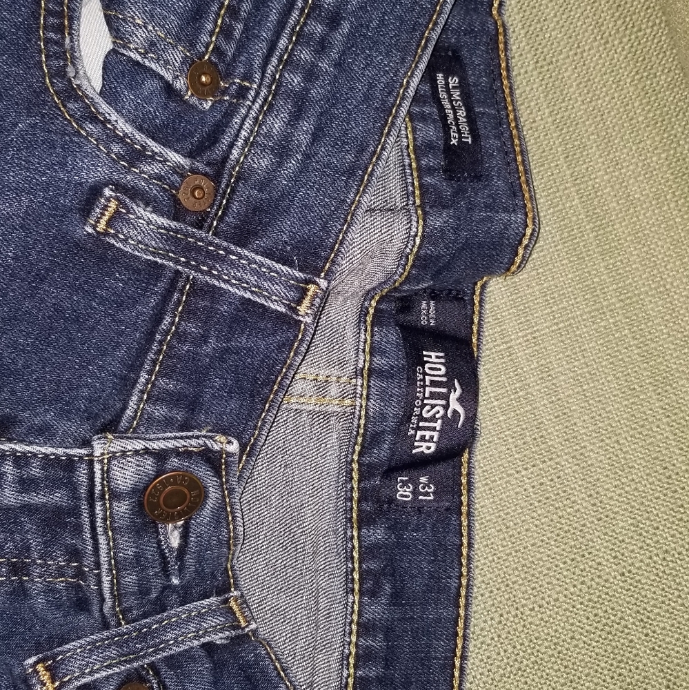 Holister 31/30 size jeans slim straight epic flex